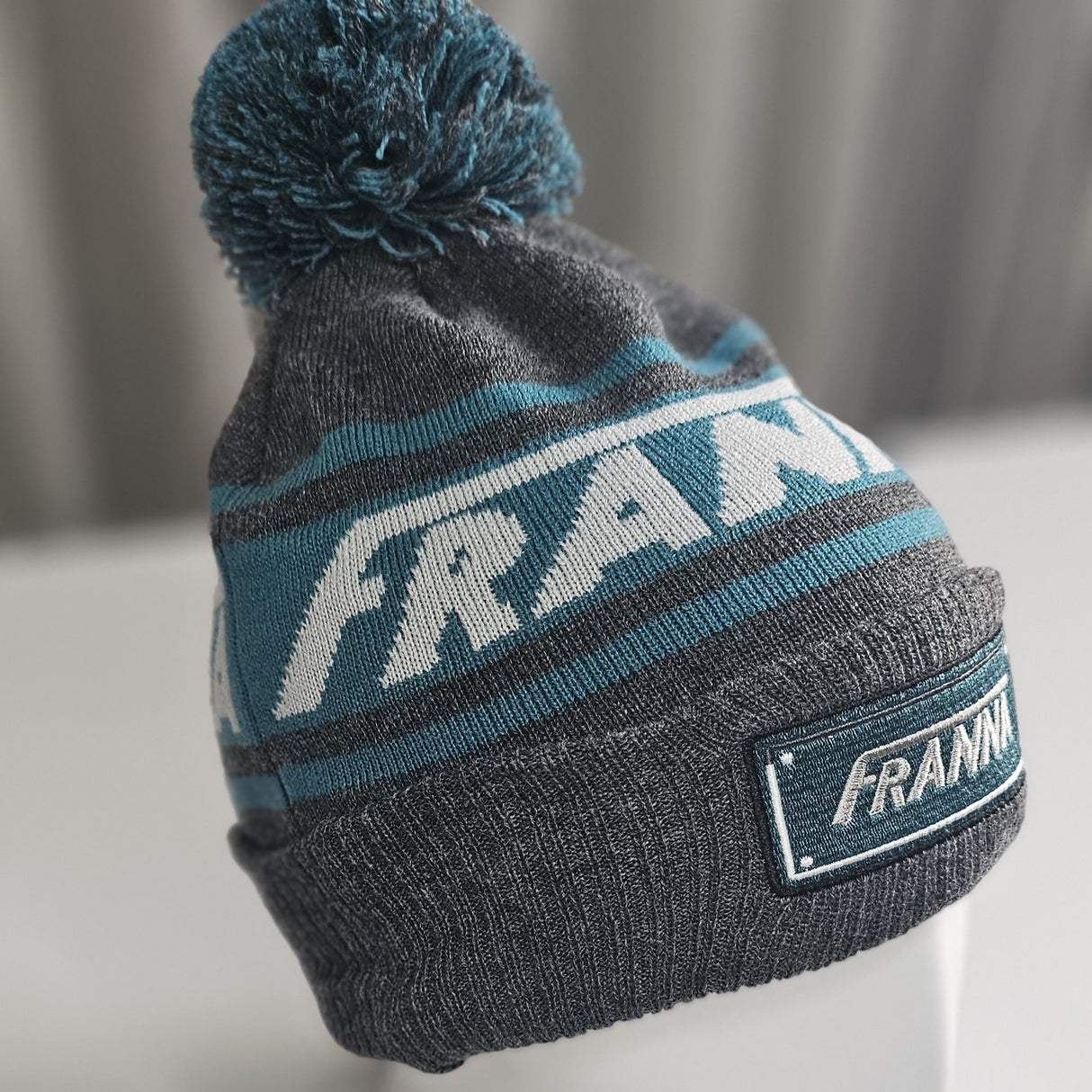 Custom Logo Pom Pom Franna Beanies